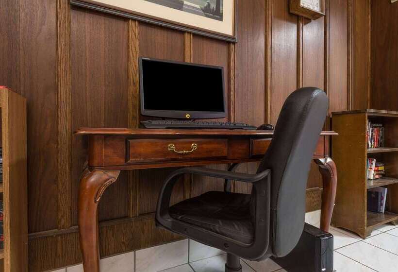 فندق Days Inn By Wyndham Berlin Meriden