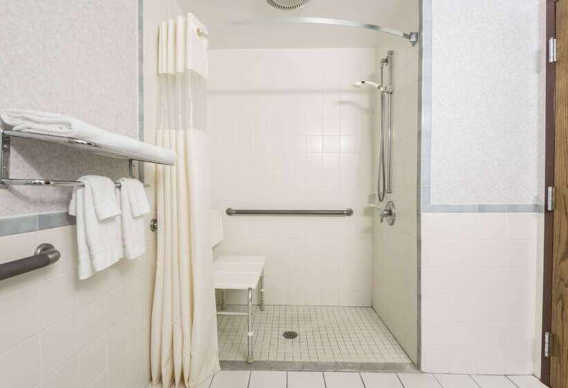 فندق Days Inn By Wyndham Berlin Meriden