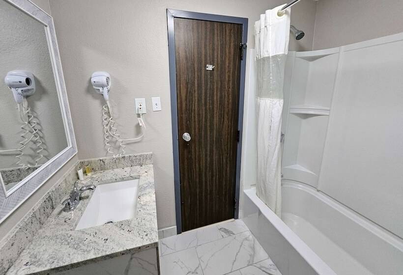 فندق Days Inn By Wyndham Berlin Meriden