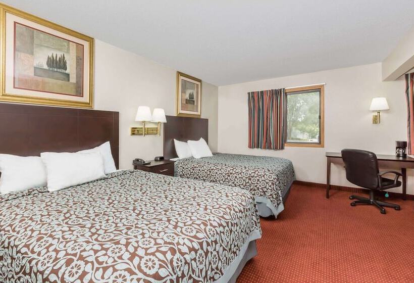 ホテル Days Inn & Suites By Wyndham Des Moines Airport