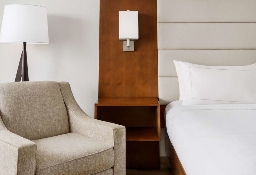 فندق Doubletree Beach Resort By Hilton Tampa Bay   North Redingto