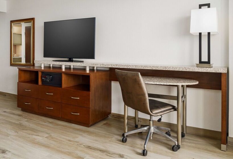 فندق Doubletree Beach Resort By Hilton Tampa Bay   North Redingto