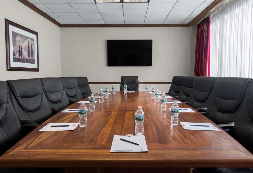 فندق Doubletree By Hilton Fort Lee   George Washington Bridge