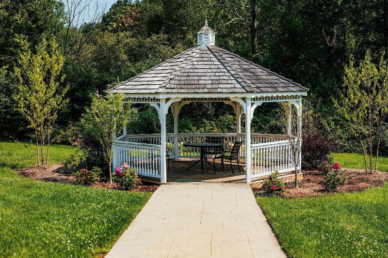 هتل Fairfield Inn & Suites Springfield Enfield