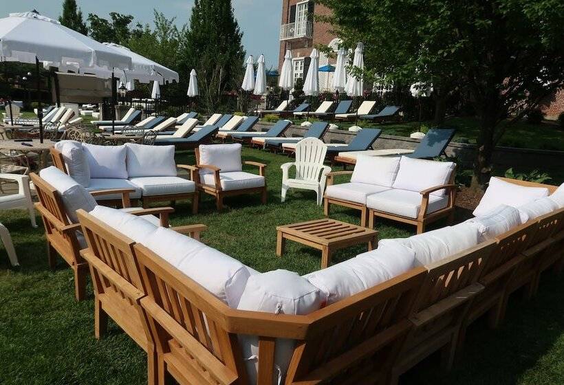 בית מלון כפרי The Mansion At Glen Cove