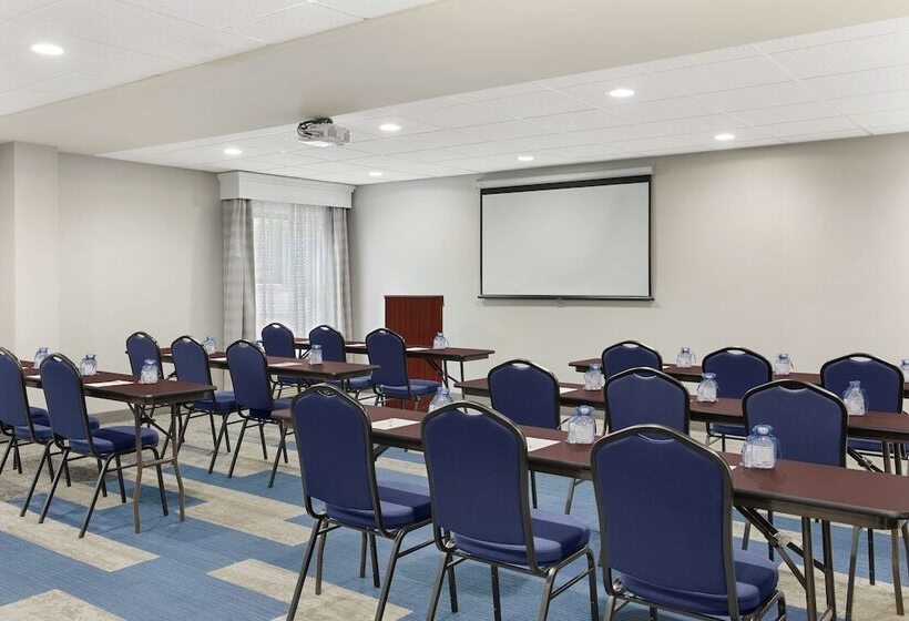 فندق Hampton Inn Atlanta   Newnan