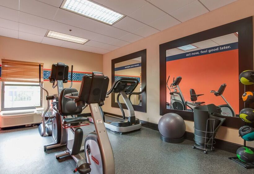 هتل Hampton Inn Bellevue / Nashvillei40 West