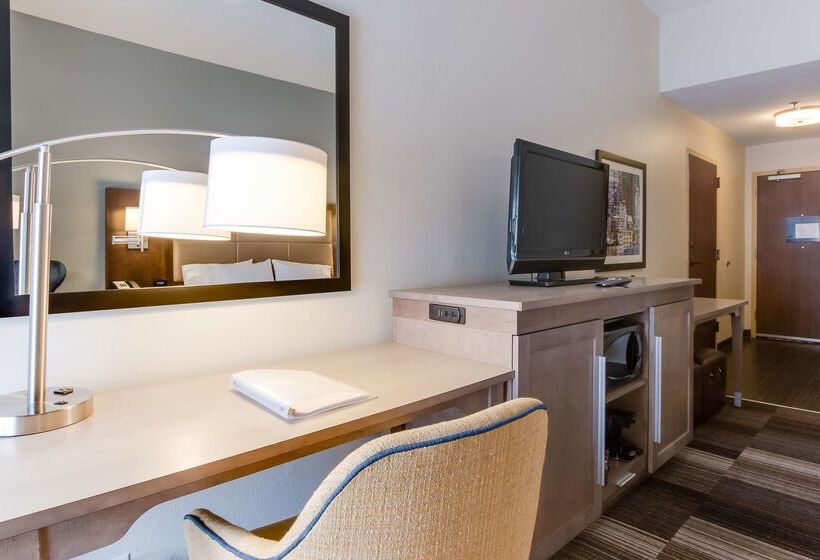 هتل Hampton Inn Bellevue / Nashvillei40 West