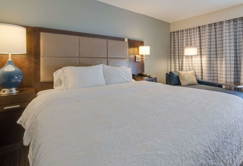 هتل Hampton Inn Bellevue / Nashvillei40 West