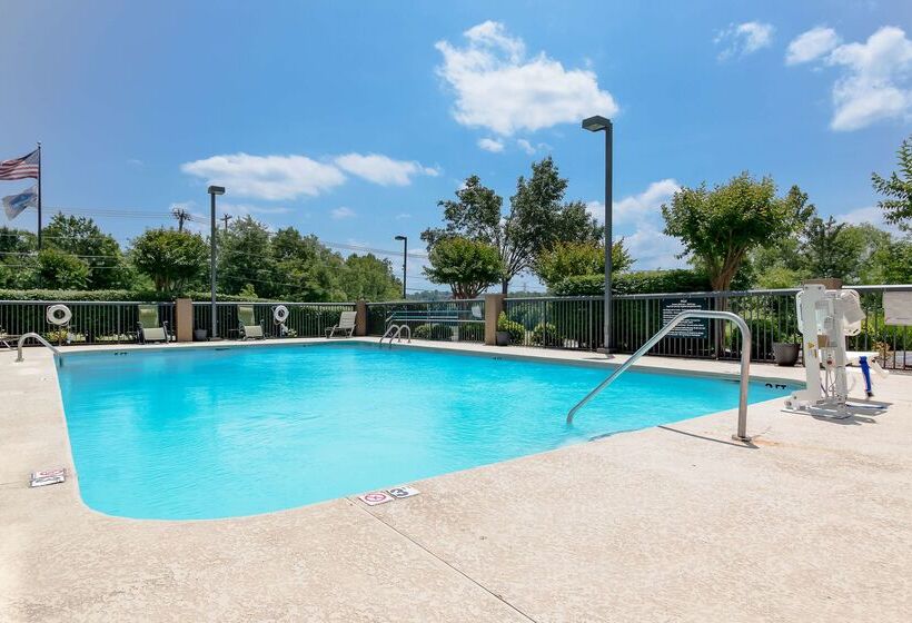 هتل Hampton Inn Bellevue / Nashvillei40 West