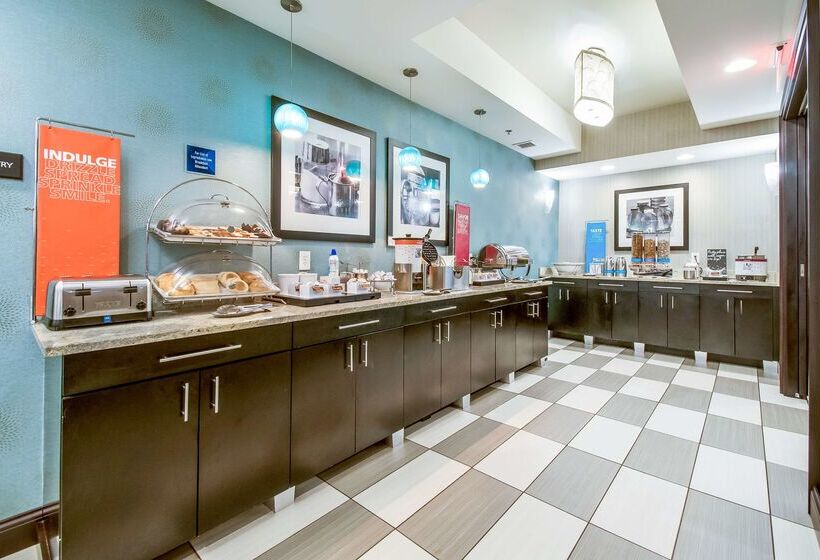 هتل Hampton Inn Columbus West