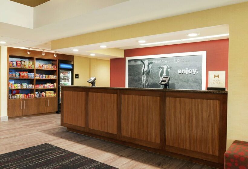 Отель Hampton Inn West Des Moines Lake Drive