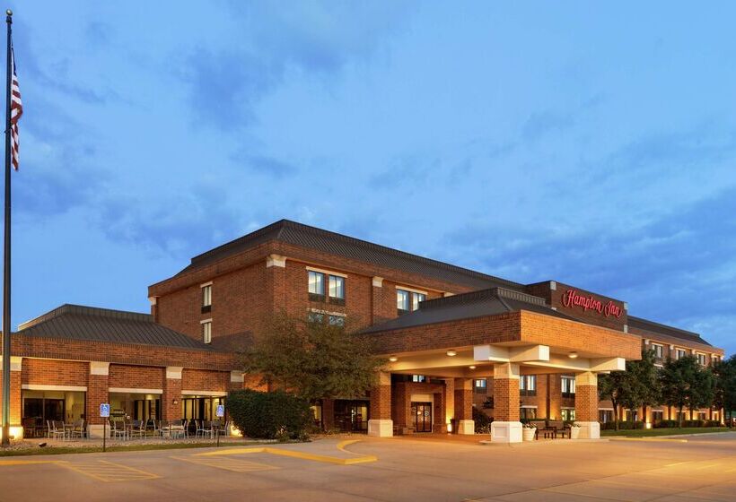 Отель Hampton Inn West Des Moines Lake Drive