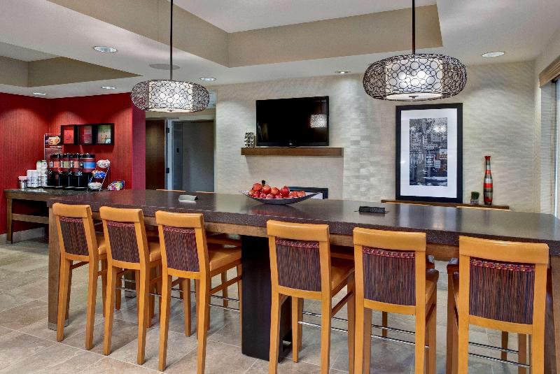 Отель Hampton Inn West Des Moines Lake Drive