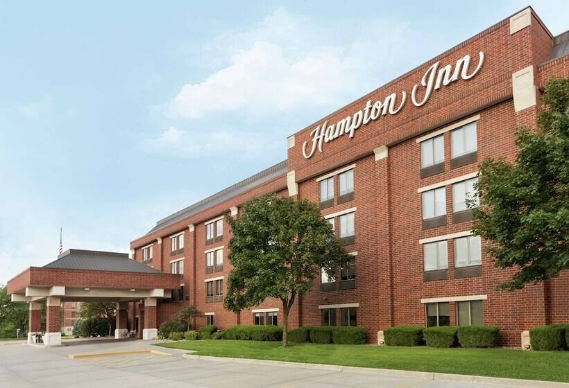 Отель Hampton Inn West Des Moines Lake Drive
