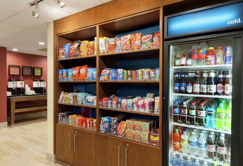 Отель Hampton Inn West Des Moines Lake Drive