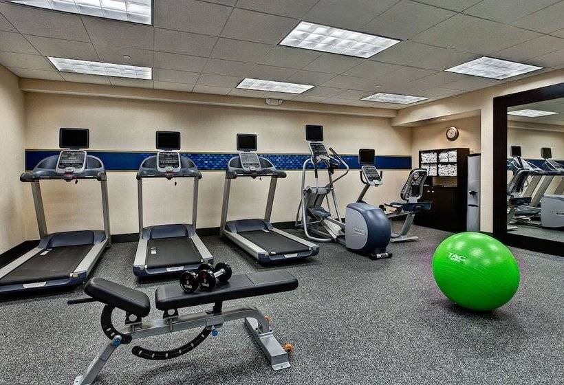 Отель Hampton Inn West Des Moines Lake Drive