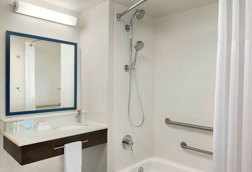 Отель Hampton Inn West Des Moines Lake Drive