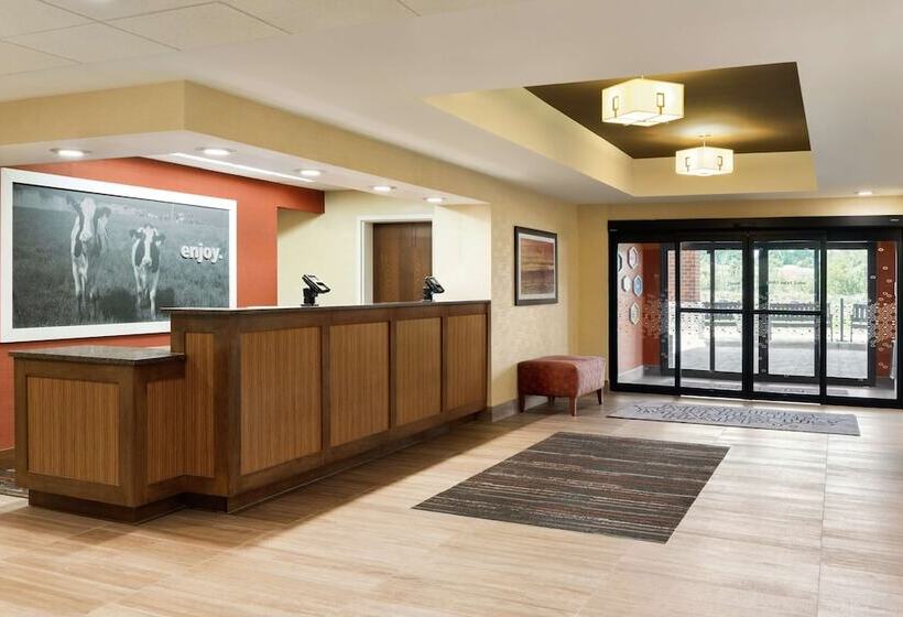 Отель Hampton Inn West Des Moines Lake Drive