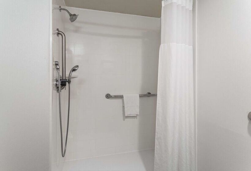 فندق Hampton Inn Eau Claire