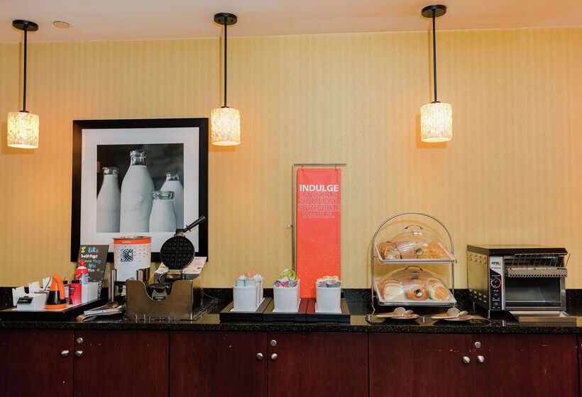فندق Hampton Inn Eau Claire