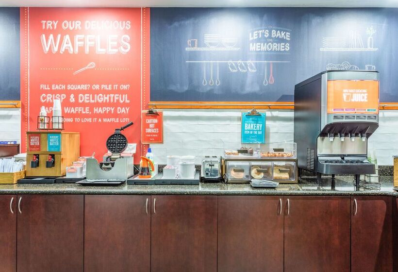 فندق Hampton Inn Eau Claire