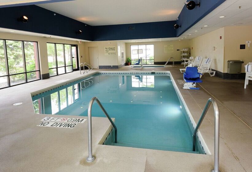 فندق Hampton Inn Eau Claire