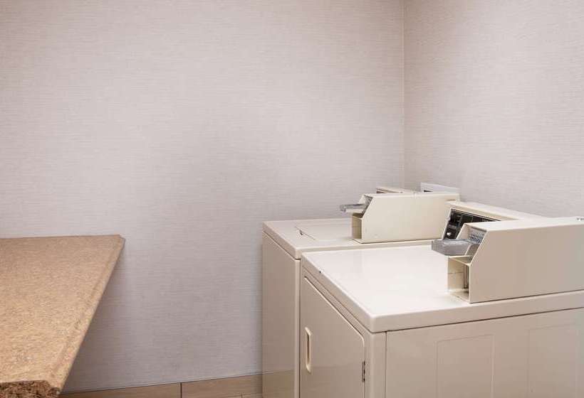 فندق Hampton Inn Eriesouth