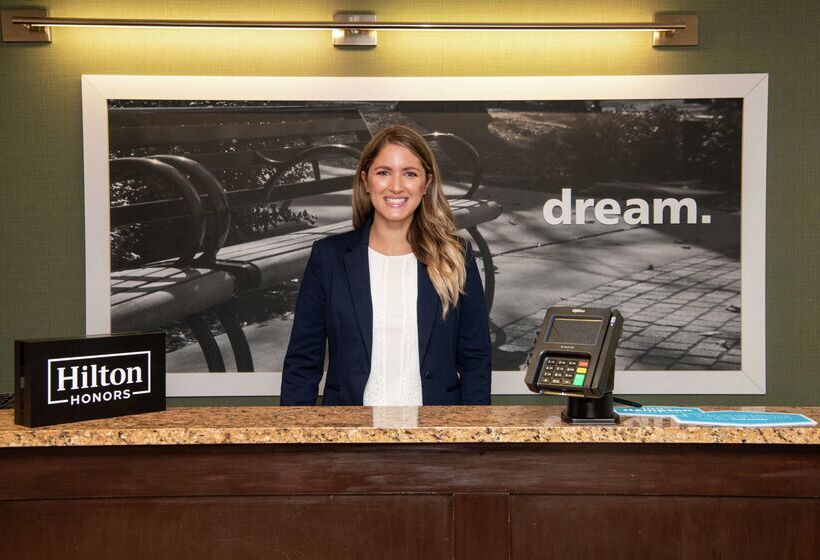 فندق Hampton Inn Eriesouth