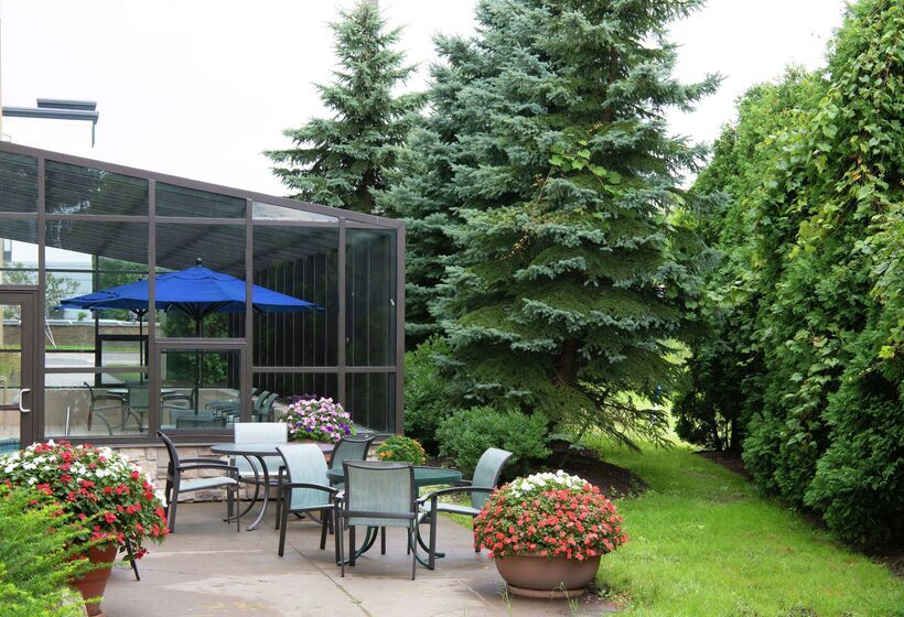 فندق Hampton Inn Eriesouth