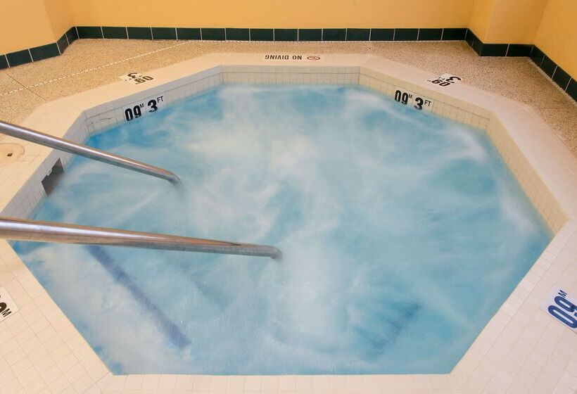 هتل Hampton Inn Grand Rapids South