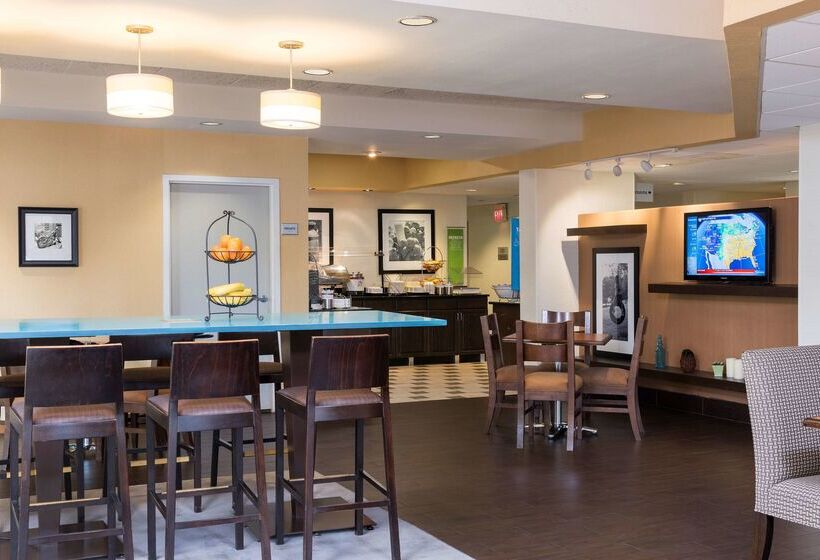هتل Hampton Inn By Hilton Milwaukee Northwest