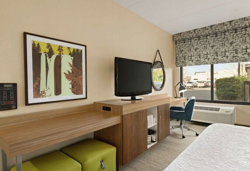 هتل Hampton Inn Portland Airport
