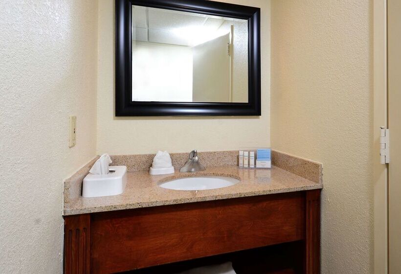 בית מלון כפרי Hampton Inn Raleigh/town Of Wake Forest