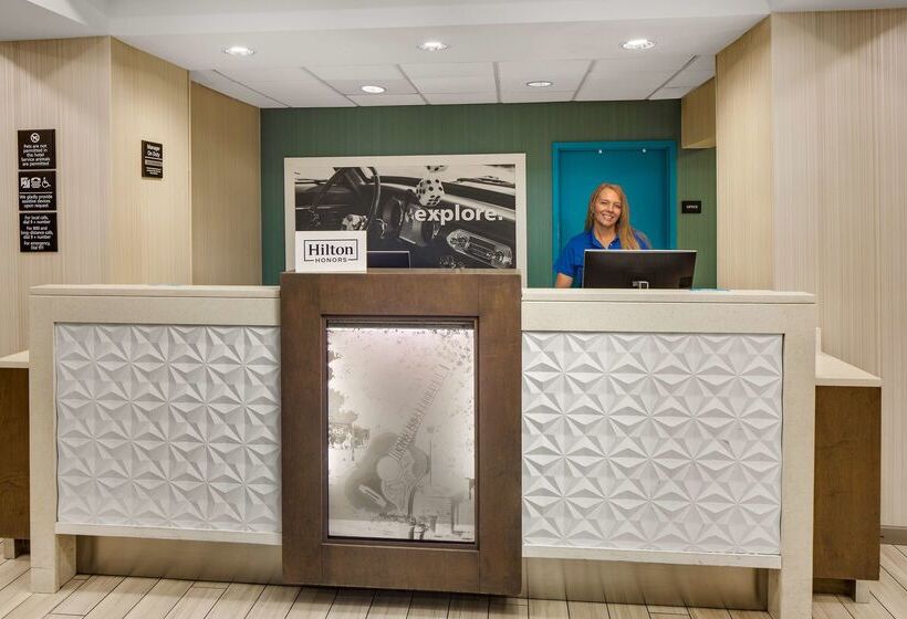هتل Hampton Inn & Suites Nashvilleairport