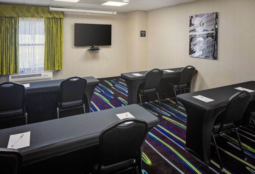 هتل Hampton Inn & Suites Nashvilleairport