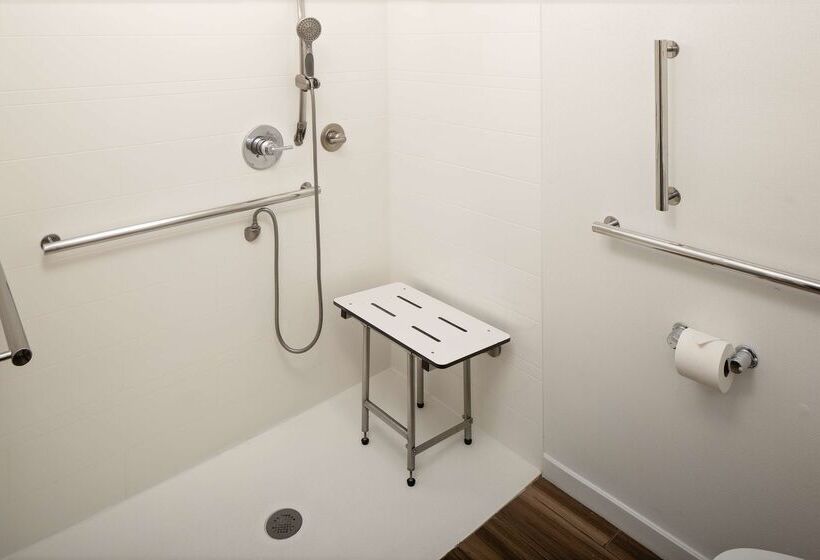 هتل Hampton Inn & Suites Nashvilleairport