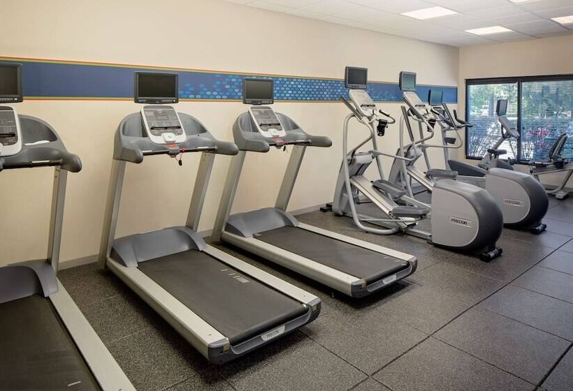 هتل Hampton Inn & Suites Nashvilleairport