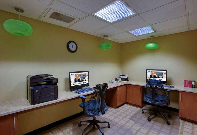 فندق Hampton Inn Williamsportdowntown