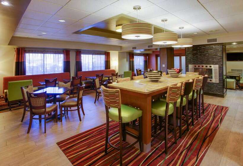 فندق Hampton Inn Williamsportdowntown