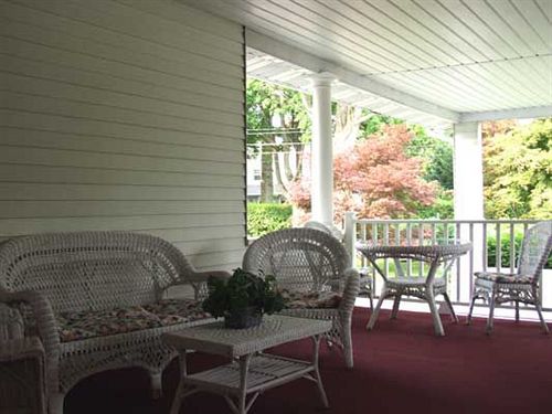 فندق Harbor House Inn