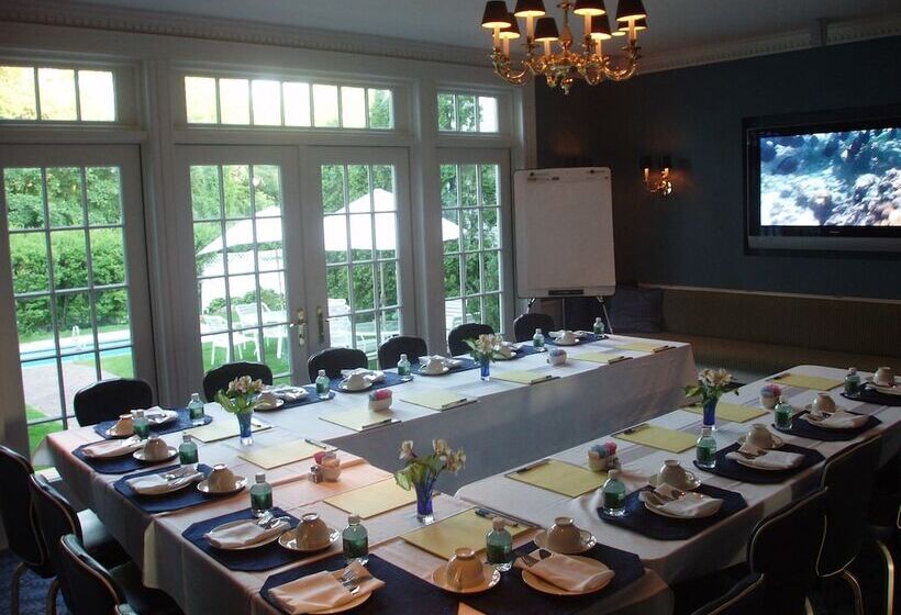 فندق Harbor Light Inn