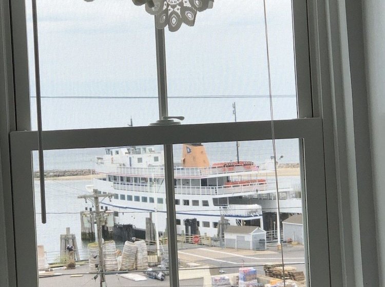 فندق Harborside Inn