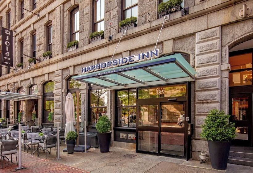 בית מלון כפרי Harborside Inn