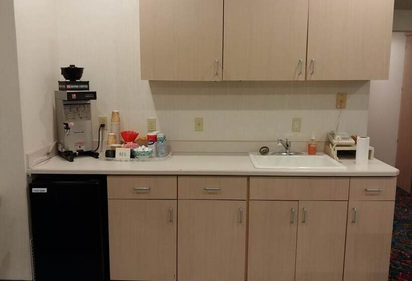 فندق Harborside Inn