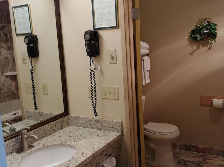 فندق Harborside Inn