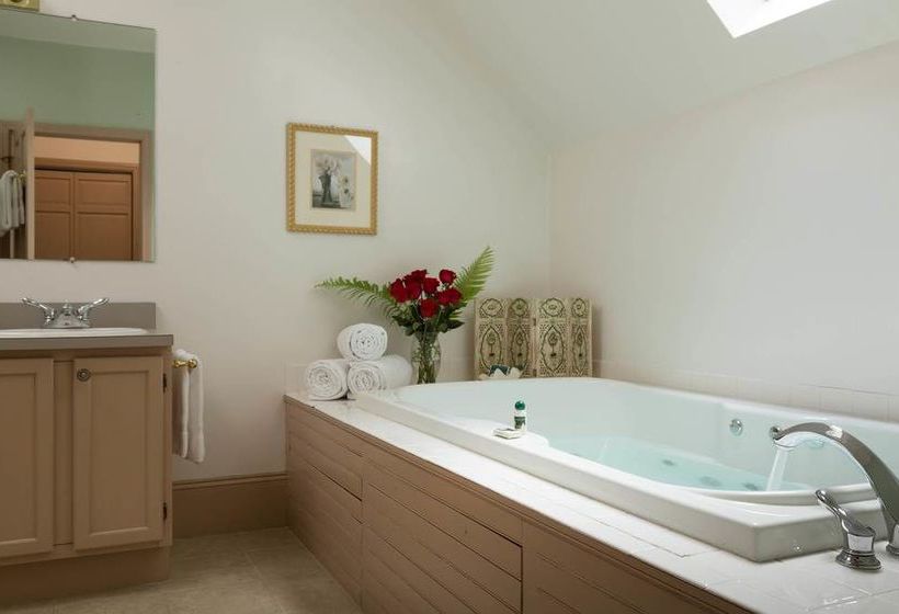 Отель Hawthorn Inn