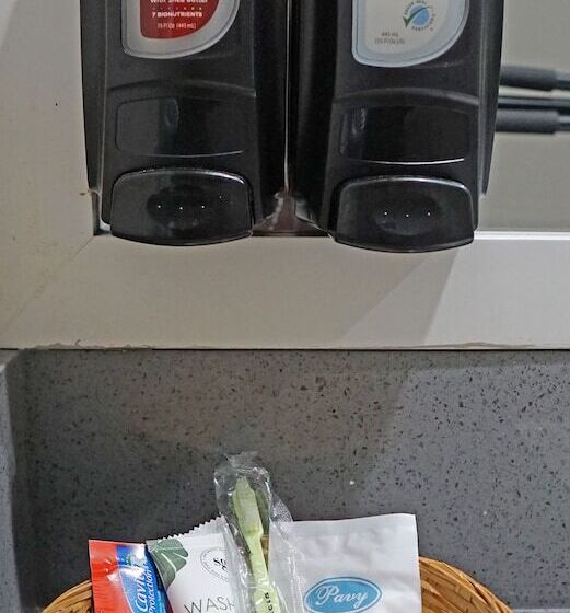 فندق Hawthorne Plaza Inn Near Lax