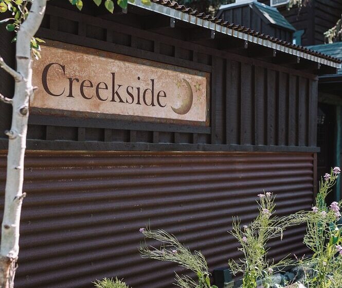 בית מלון כפרי Highland Haven Creekside Inn