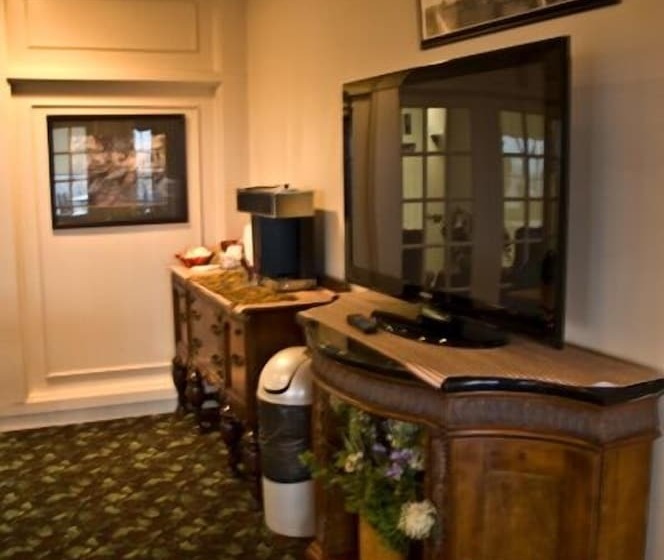 فندق Hillside Inn